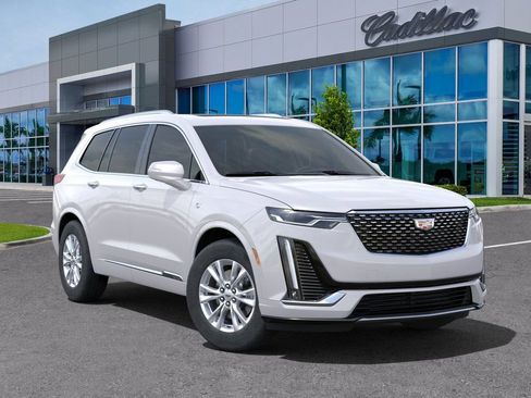 New 2025 Cadillac XT6 Luxury image 7