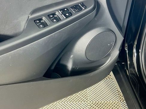 Certified 2021 Hyundai Kona Limited image 18