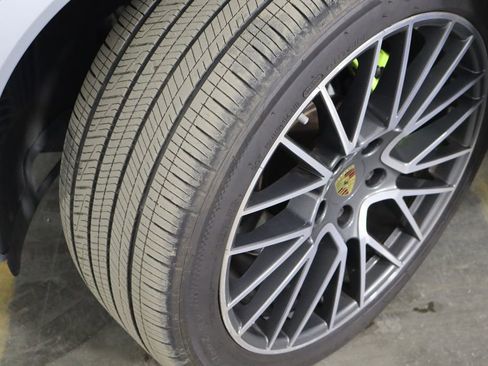 Used 2019 Porsche Cayenne E-Hybrid AWD/4WD image 41