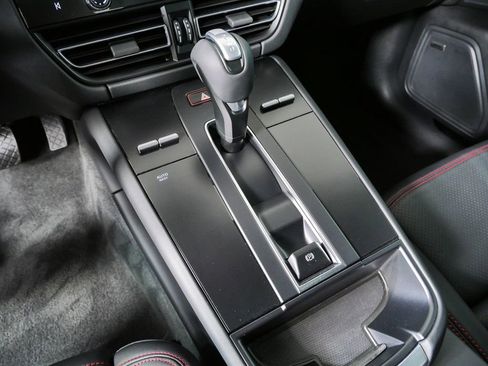 Certified 2022 Porsche Macan GTS AWD/4WD image 18