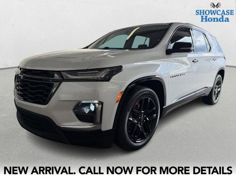 Used 2023 Chevrolet Traverse Premier w/ Redline Edition image 2