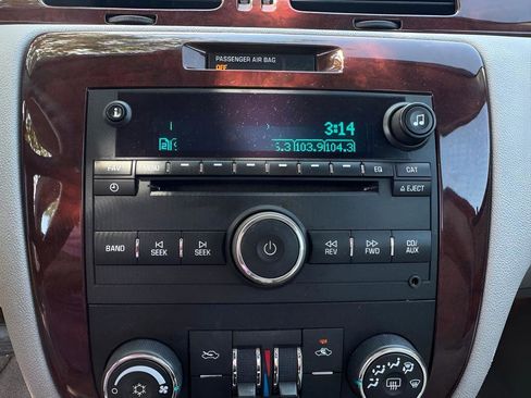 Used 2009 Chevrolet Impala LS FWD image 26