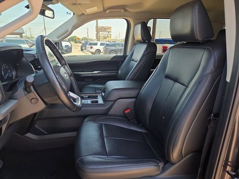 Used 2024 Ford Expedition XLT RWD image 18