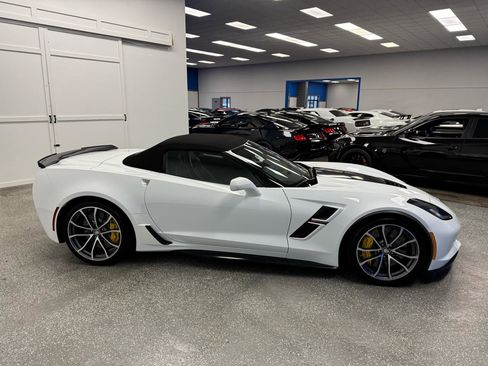 Used 2019 Chevrolet Corvette Grand Sport w/ Z07 Performance Package RWD image 6