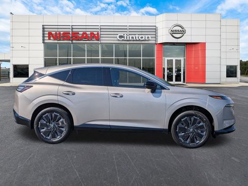 New 2026 Nissan Murano Platinum image 2