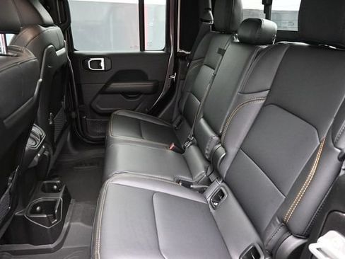 New 2026 Jeep Gladiator Sport AWD/4WD image 11