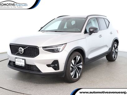Used 2024 Volvo XC40 B5 Plus w/ Protection Package Premier