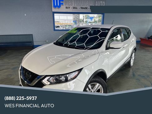 Used 2021 Nissan Rogue Sport S image 1