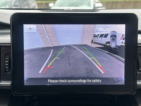 Used 2020 Ford Explorer XLT w/ Equipment Group 202A image 33