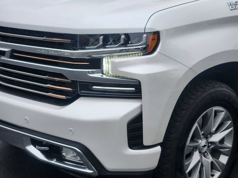 Used 2021 Chevrolet Silverado 1500 High Country w/ Technology Package AWD/4WD image 9