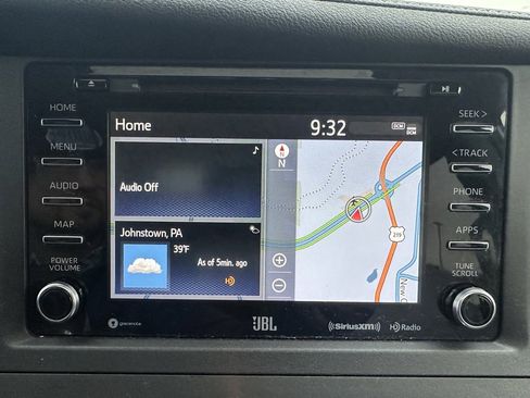 Used 2019 Toyota Sienna Limited image 30