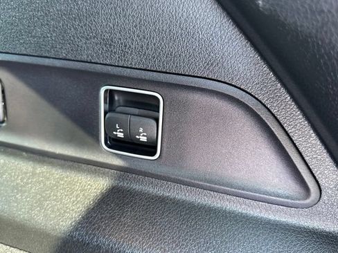 Used 2025 Mercedes-Benz GLE 350 4MATIC image 13