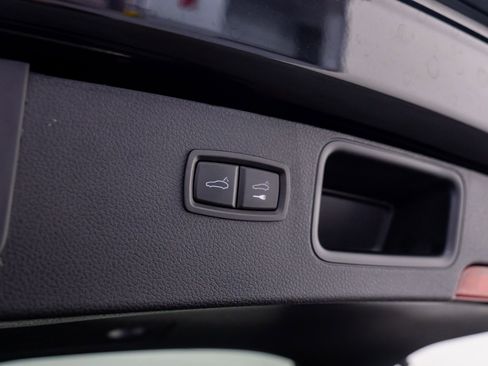 Certified 2021 Porsche Macan S image 31