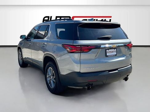 Used 2023 Chevrolet Traverse LT w/ Rear Camera Mirror Package AWD/4WD image 4