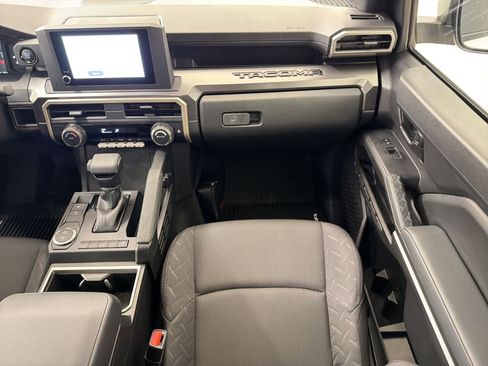Used 2025 Toyota Tacoma SR5 image 26