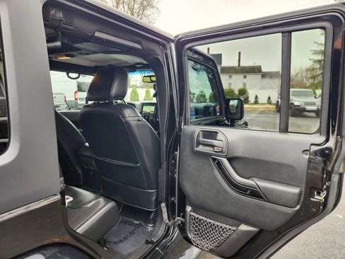Used 2017 Jeep Wrangler Unlimited Sahara AWD/4WD image 51