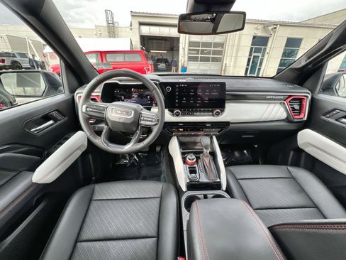 Used 2025 GMC Canyon AT4 w/ AT4X Package image 22