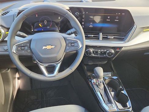 New 2026 Chevrolet Trax LT w/ Driver Confidence Package image 10