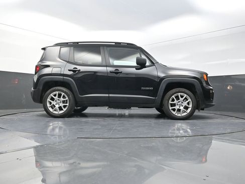 Used 2023 Jeep Renegade Latitude w/ Premium Group image 28