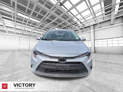 Used 2024 Toyota Corolla LE FWD image 9