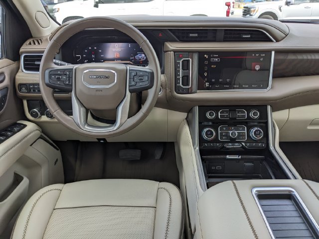 Used 2023 GMC Yukon XL Denali RWD image 17