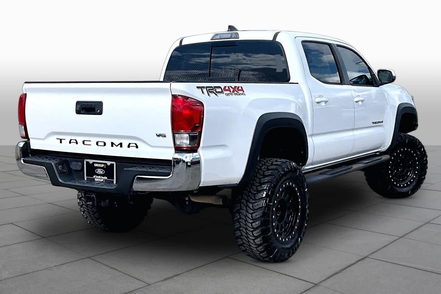 Used 2017 Toyota Tacoma TRD Off-Road w/ Tow Package (A/T) AWD/4WD image 13