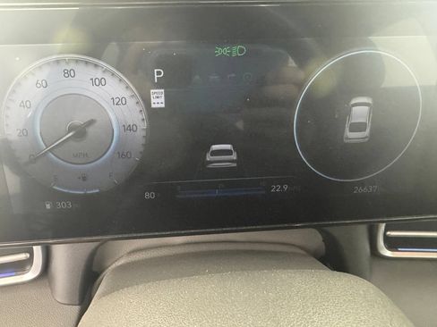 Used 2025 Hyundai Elantra SEL FWD image 4