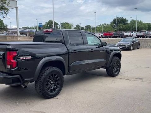 Used 2024 Chevrolet Colorado Trail Boss w/ Technology Package AWD/4WD image 8