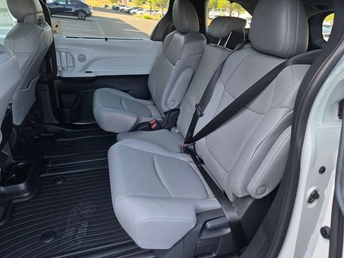 Certified 2026 Toyota Sienna XLE FWD image 11