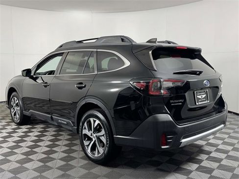 Used 2022 Subaru Outback Limited image 8