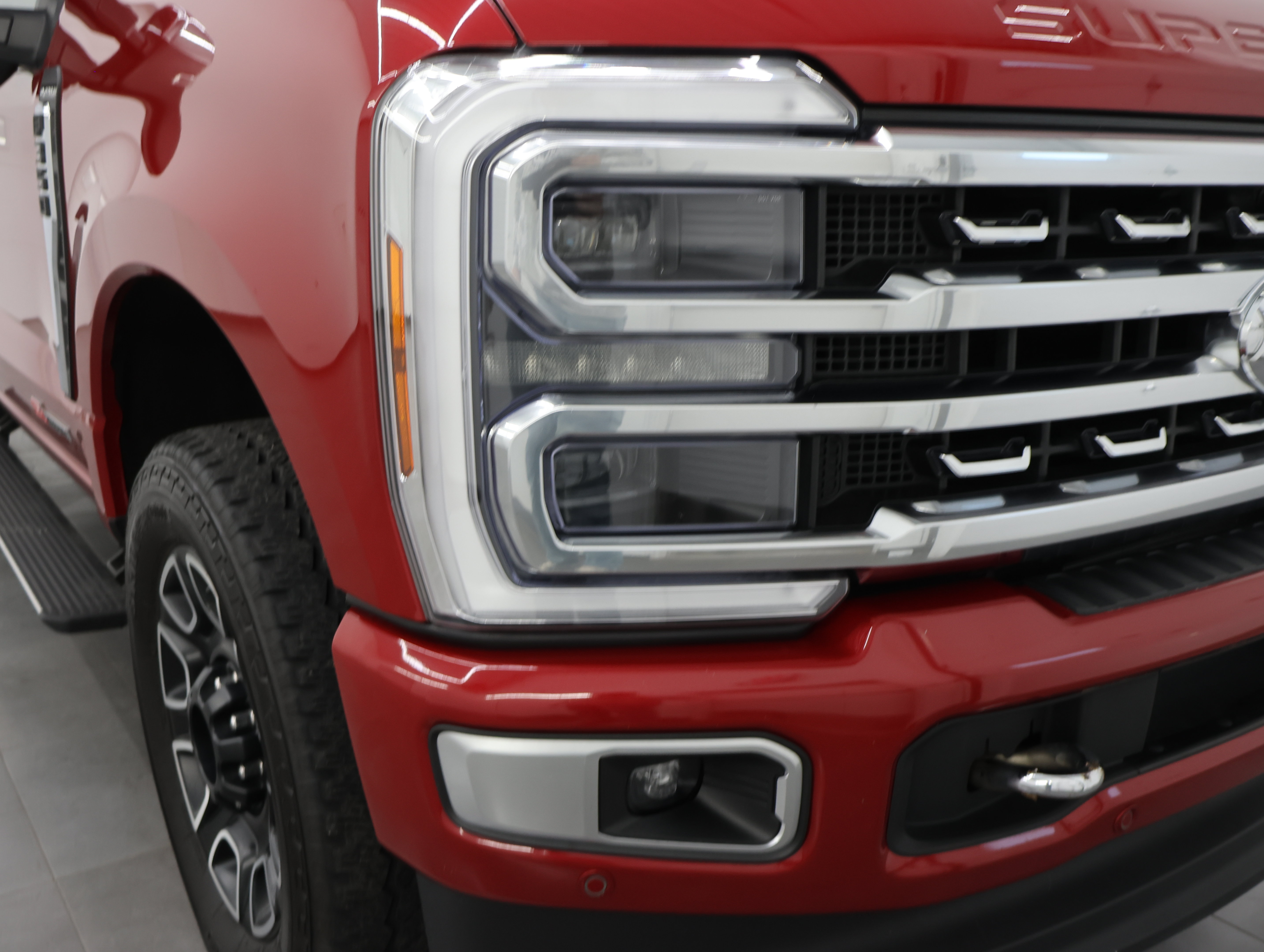 Used 2024 Ford F350 Platinum w/ FX4 Off-Road Package AWD/4WD image 27