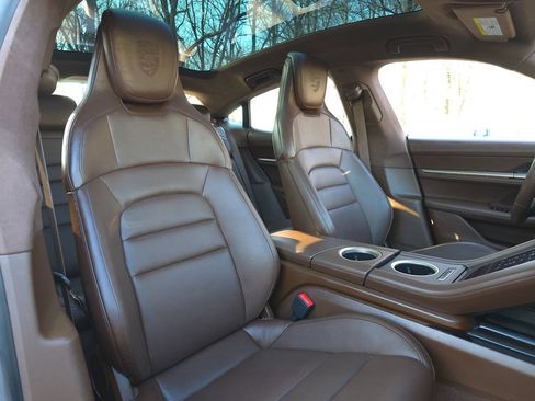 Used 2020 Porsche Taycan Turbo image 21