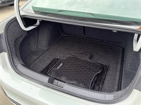 Used 2022 Volkswagen Jetta SEL image 30