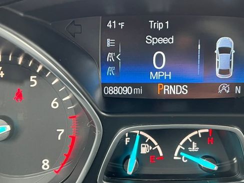 Used 2019 Ford Escape SE image 6