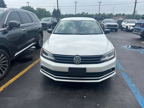 Used 2016 Volkswagen Jetta Sport FWD image 5