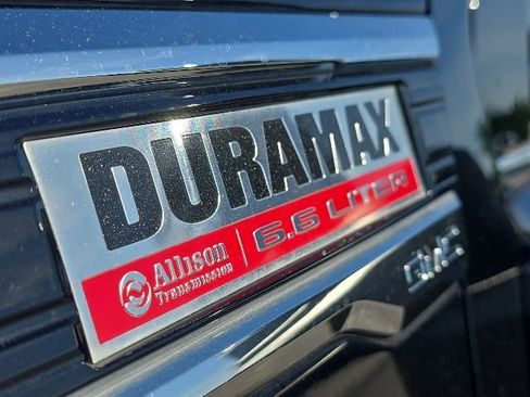 Used 2022 GMC Sierra 3500 Denali w/ Denali Ultimate Package AWD/4WD image 9