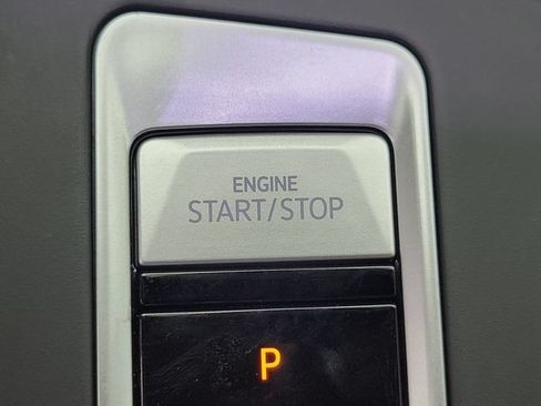 Used 2026 Volkswagen Atlas SE FWD image 30