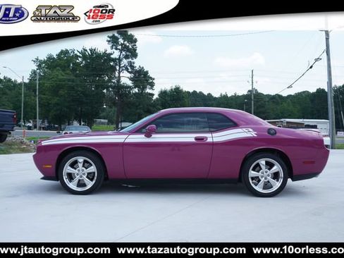 Used 2010 Dodge Challenger R/T RWD image 4