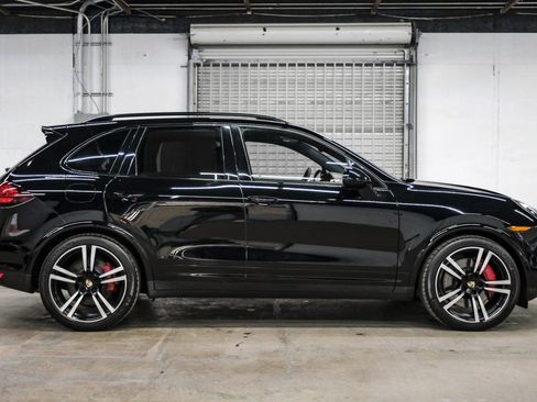 Used 2014 Porsche Cayenne Turbo S AWD/4WD image 10