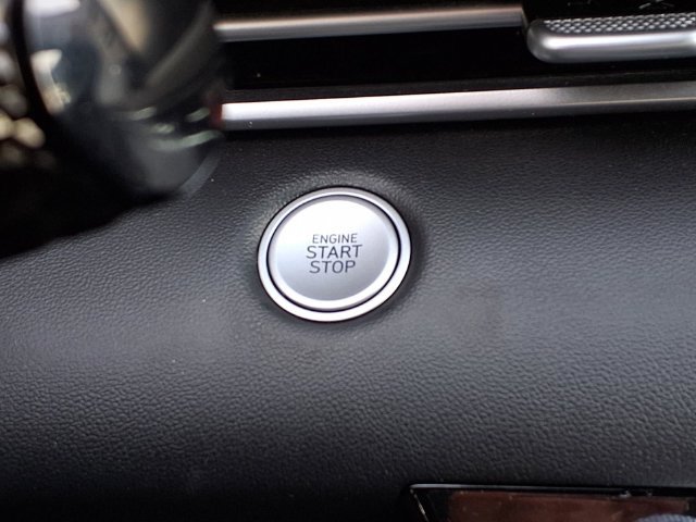 Used 2026 Hyundai Elantra Hybrid FWD image 14