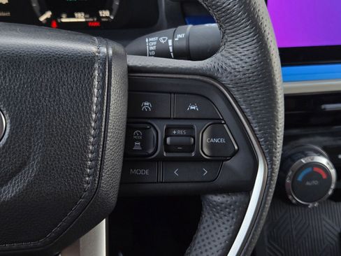 Certified 2025 Toyota Tacoma TRD Off-Road image 20