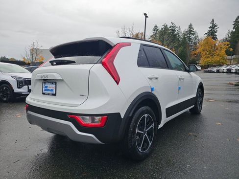 New 2026 Kia Niro LX image 8