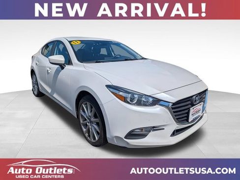Used 2017 MAZDA MAZDA3 Touring FWD image 1
