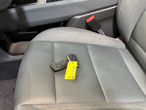 Used 2025 GMC Acadia AT4 image 20