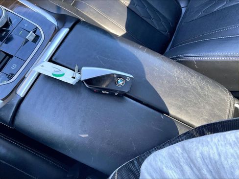 Used 2024 BMW X7 xDrive40i w/ Executive Package image 30