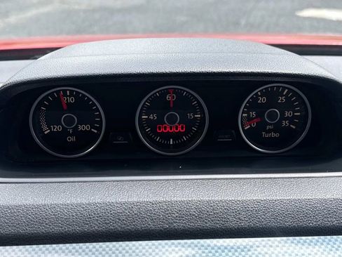 Used 2013 Volkswagen Beetle 2.0T image 21