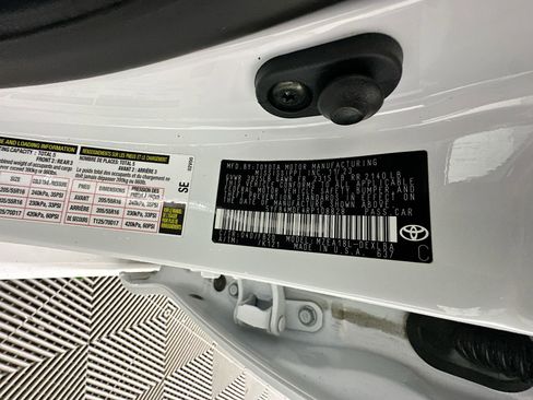 Used 2024 Toyota Corolla LE image 12