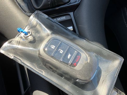 Certified 2024 Honda HR-V LX image 37