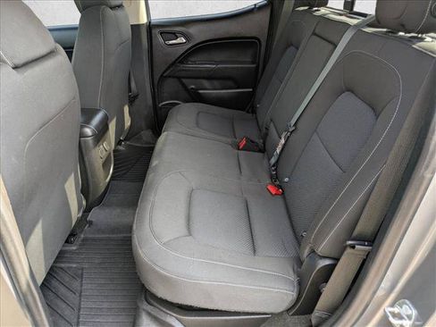 Used 2018 Chevrolet Colorado LT w/ LT Convenience Package AWD/4WD image 17