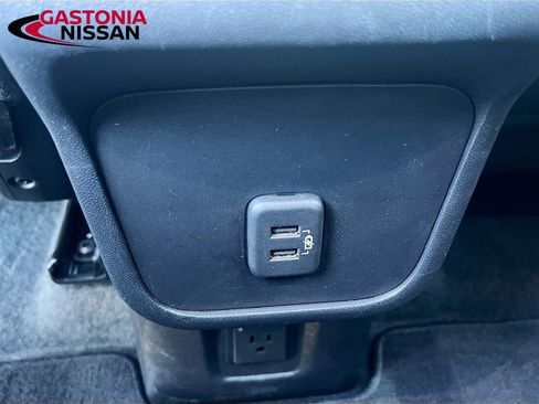 Used 2024 GMC Terrain SLT image 32